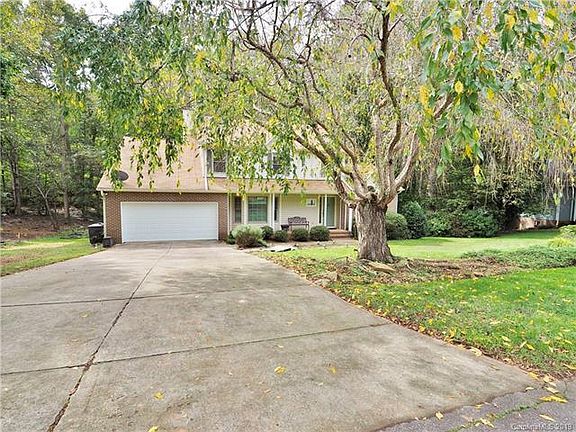 5th image of 127 Eastwood Dr