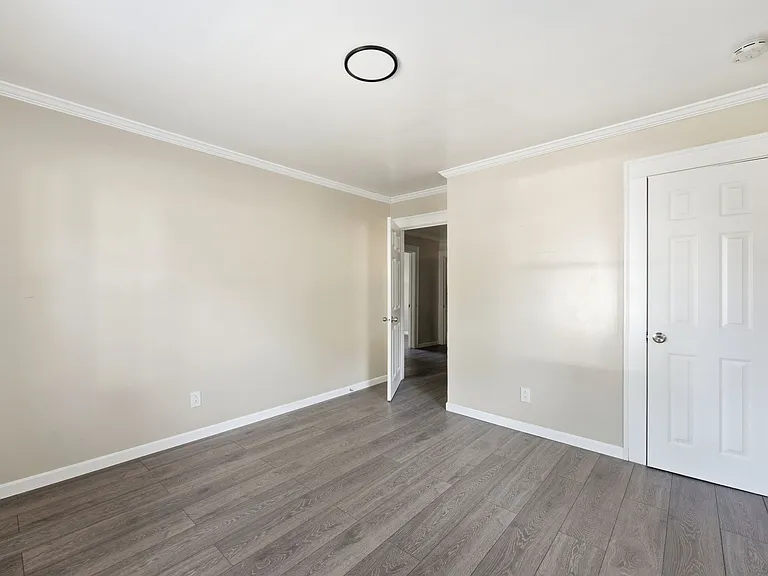214 Markham St — Photo 7