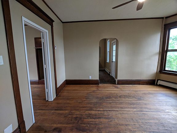 5th image of 121 Lake Ave #1