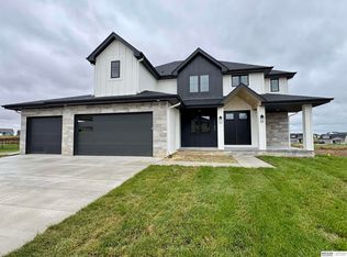 12362 Fenwick St, Papillion, NE 68046