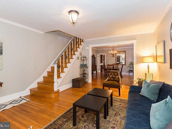 3rd image of 888 Corinthian Ave