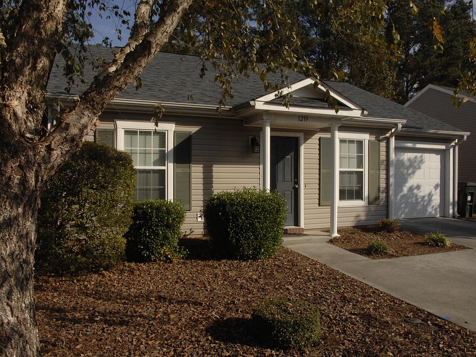 1st image of 1219 1221 Longpoint Dr Drive