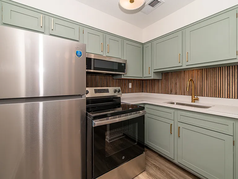 Bayview Apartments — Photo 39