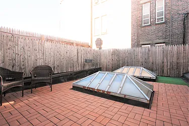 Rented by R New York