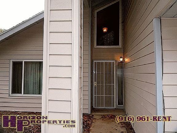 (2) : 5016 Manzanita Ave Carmichael, CA
