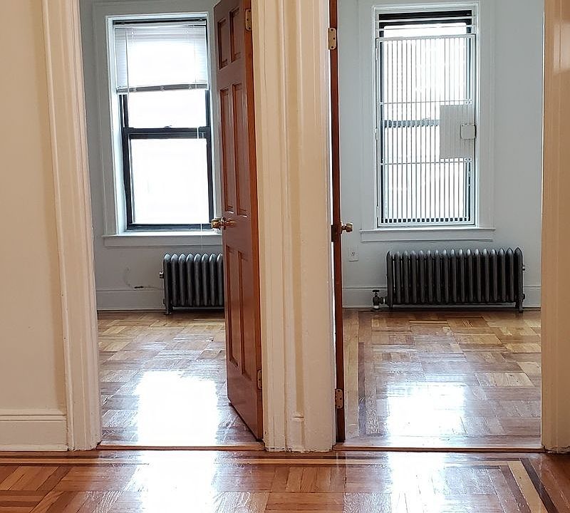1st image of 3118 28th Ave APT 3R