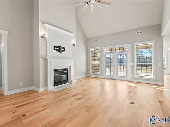 3rd image of 322 Kendallwood Dr