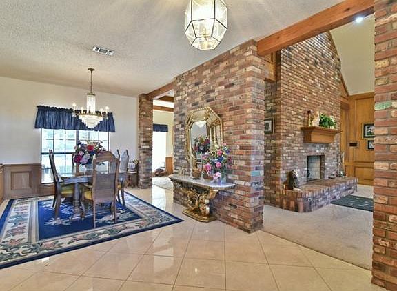 4th image of 13 Mont Del Dr