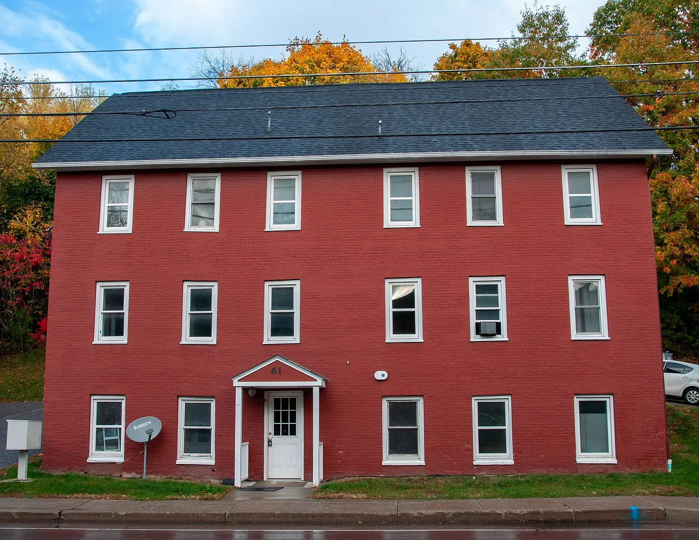 61 Malletts Bay Ave — Photo 2