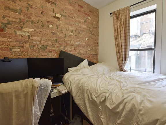 3rd image of 72 Thompson St APT 3B