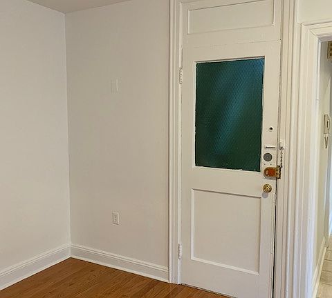 4th image of 25-01 Newtown Ave #2R