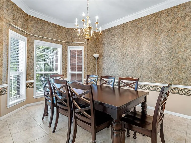 4601 Valley Brook Cir — Photo 19