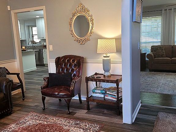 3rd image of 9613 Fox Hunt Cir W
