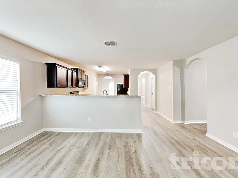 2942 Emery Fls — Photo 2