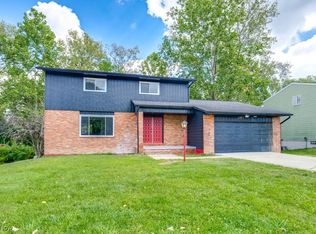 7249 Hyannis Dr, Bedford, OH