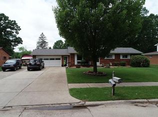 302 Connecticut Ave, Marysville, MI 48040