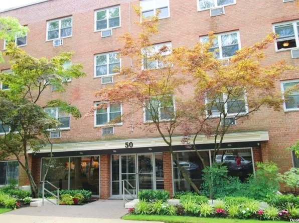 50 Hillpark Avenue #2L, Great Neck, NY 11021