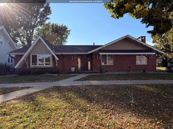 222 Arizona Ave NW, Orange City, IA 51041