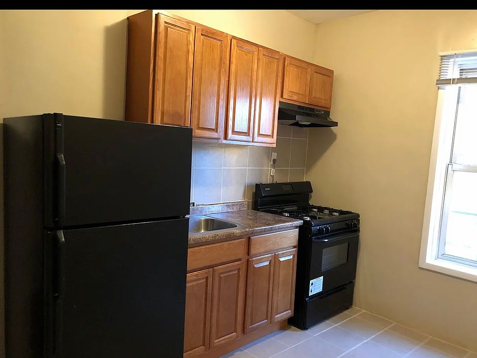 1st image of 194 Roseville Ave #43
