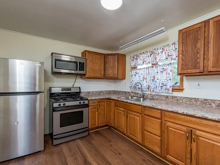 903 S McAlister Ave — Photo 9
