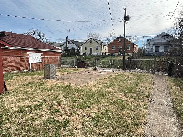 6148 Laura Ave — Photo 13
