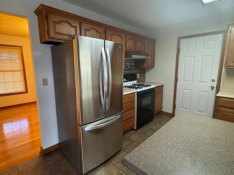 2047 Parkside Dr — Photo 7