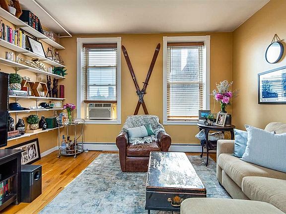 2nd image of 621 Willow Ave APT 4L