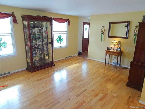 4th image of 200 Norwood Dr