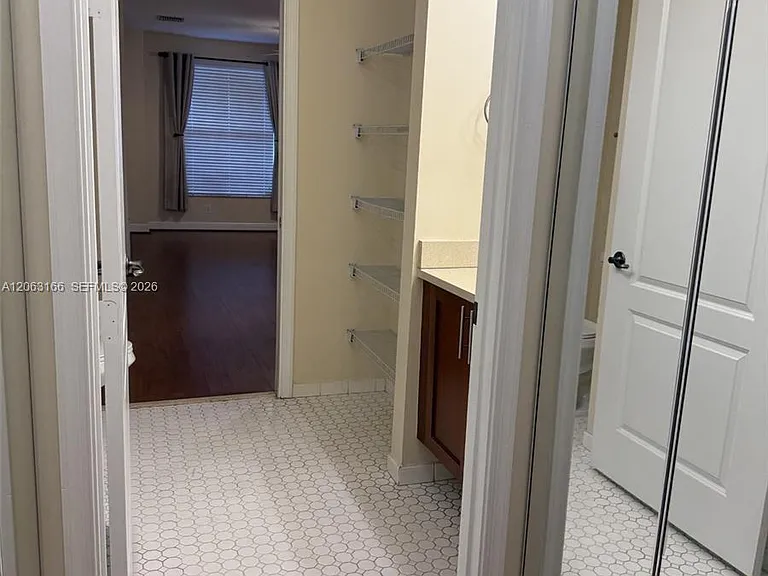 1333 SW 4th Ct #1333 — Photo 12
