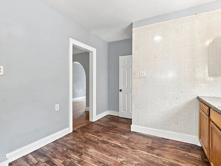 5573 Three Mile Dr — Photo 20