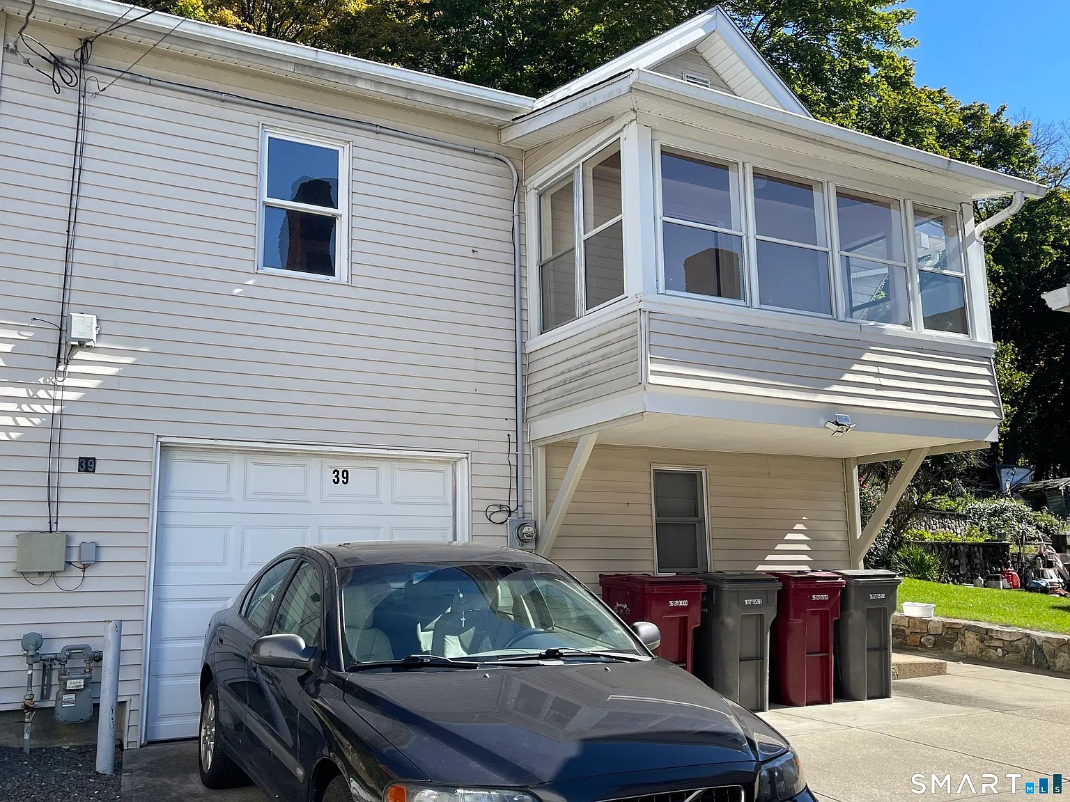 2 bed, 1.0 bath, 702 sqft, $1,450 — Photo 1