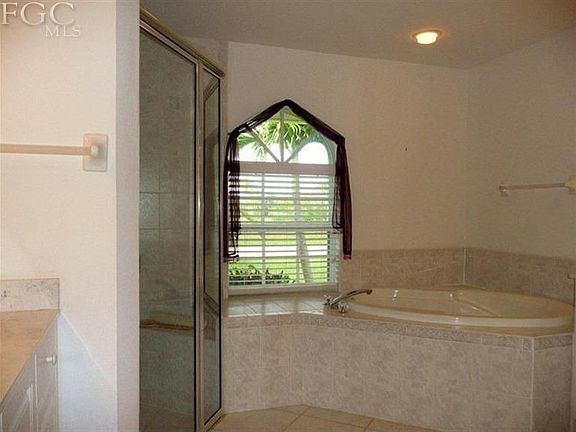 5th image of 2826 SW 35th Ln