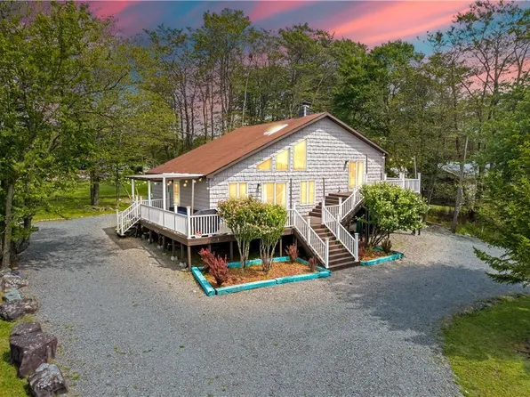 5145 Beach Side Dr, Tobyhanna, PA 18466