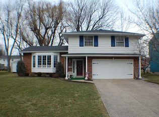 114 Pin Oak Dr, Williamsville, NY