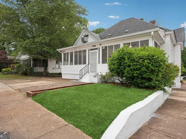 1792 Center Ave, East Pt, GA 30344