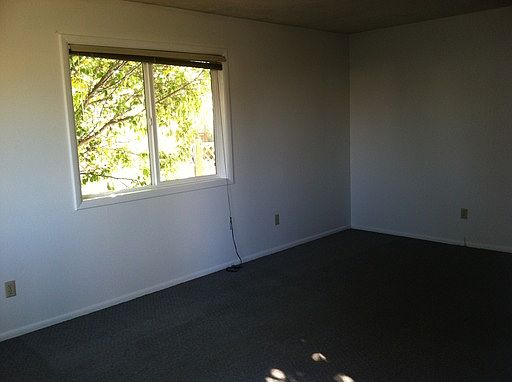 3rd image of 209 W 1 S