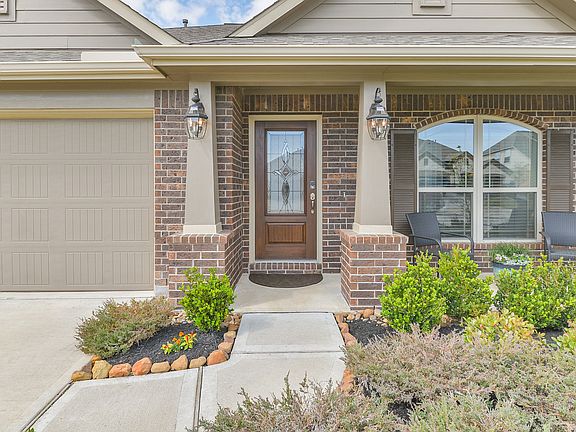 3rd image of 3827 Cactus Field Ln