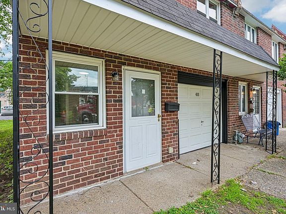 3rd image of 411 Coventry Ave