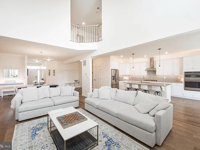 427 Lee Pl — Photo 8