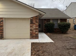 521 Wild Wind Rd, Edmond, OK 73003
