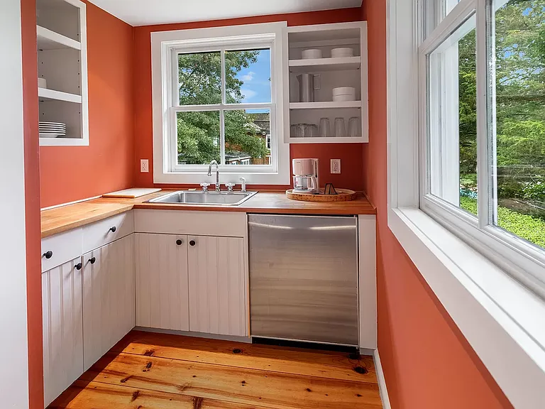 703 Flying Point Rd — Photo 24