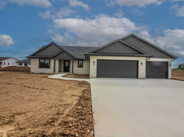 520 Lake Breeze LANE, Random Lake, WI 53075