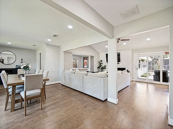 3rd image of 4137 Candlenut Ln
