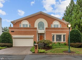 10041 Chartwell Manor Ct, Rockville, MD 20854