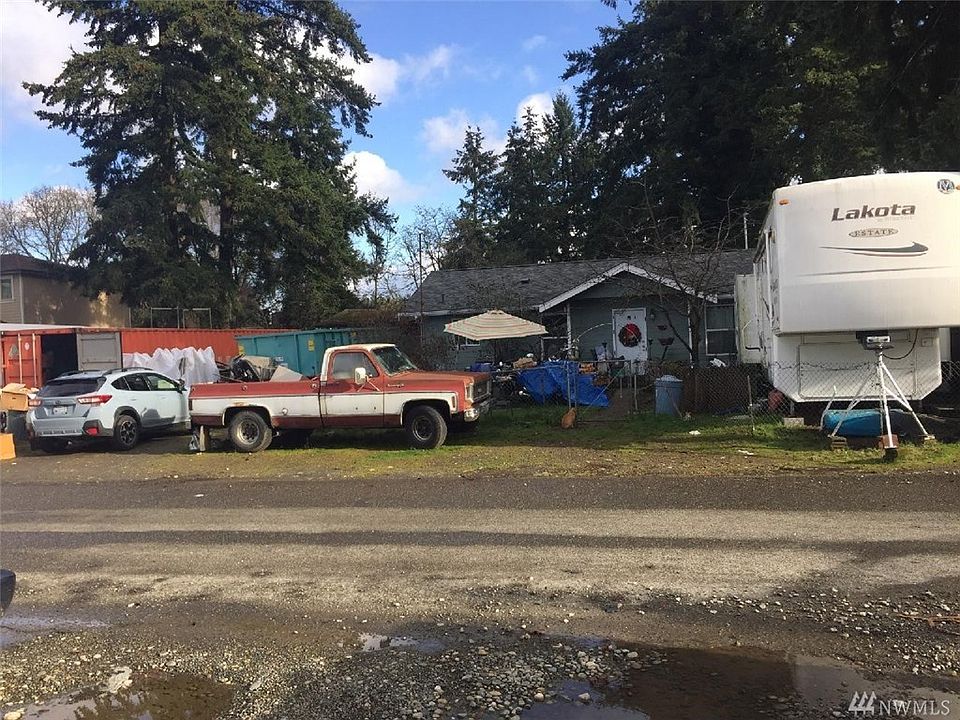 1st image of 18117 1st Avenue Ct S