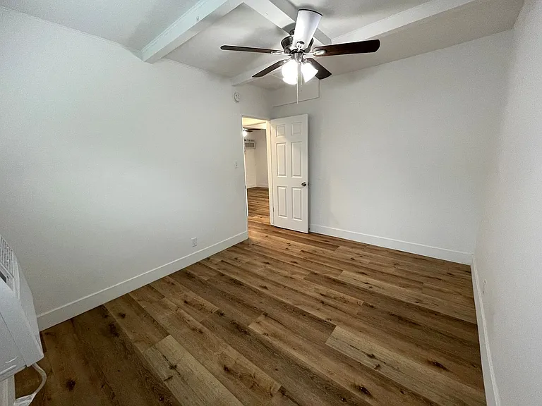 14410 Valerio St — Photo 24