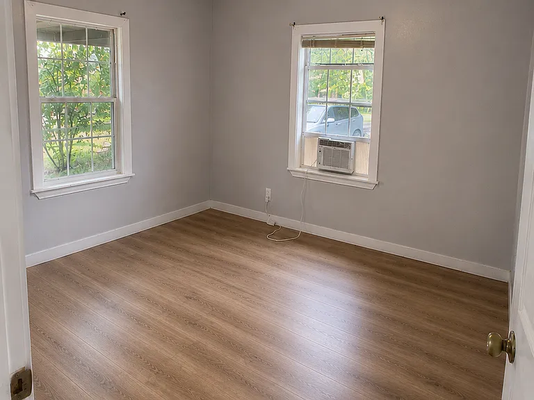 1314 Avalon Dr — Photo 5