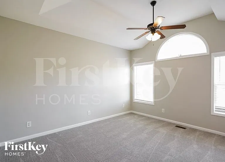 1237 Fossil Dr — Photo 7