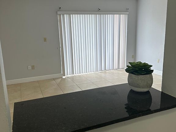 3rd image of 365 NE 125th St APT 205
