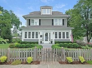 344 E Hillside Ave, Barrington, IL 60010